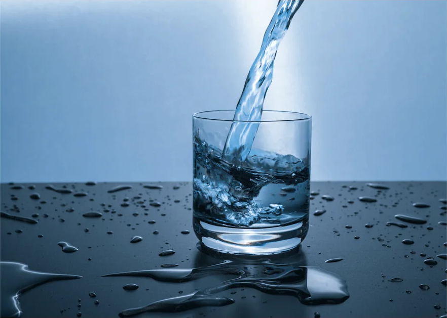 Hydration and Mental Health: How Water Affects Mood and Cognition